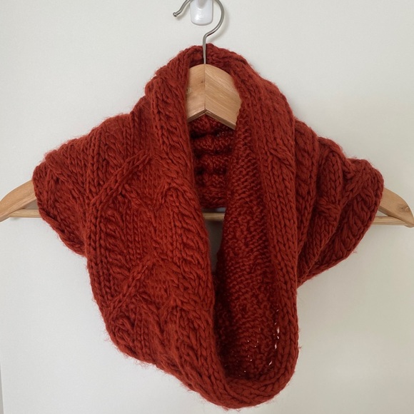 ❤️ 3/$20 | infinity scarf and fingerless mitts set - Picture 2 of 3